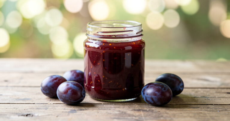Confiture de prunes maison : la recette facile et astuces de pro